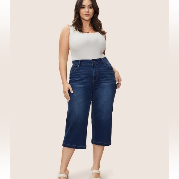 BloomChic Plus Size 2XL Medium Wash Wide Leg High Stretch Capri Jeans - Picture 5 of 7